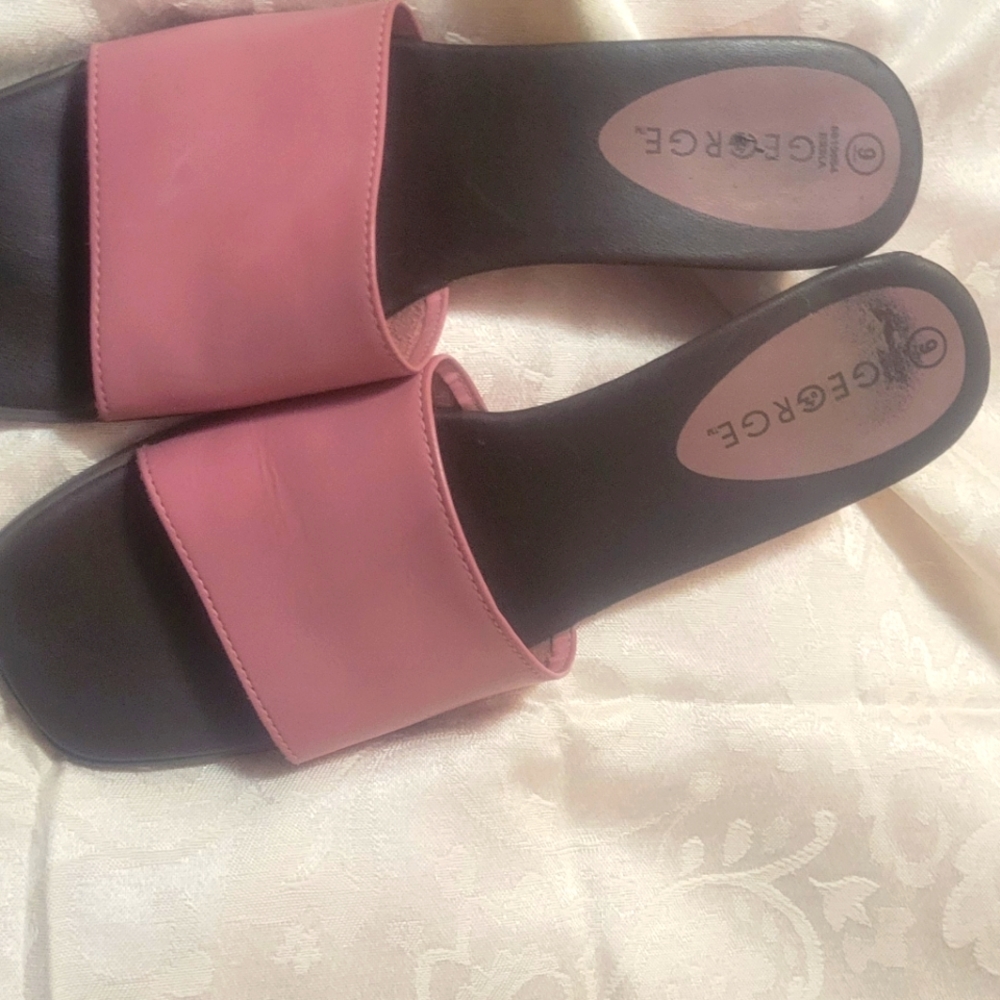 Slides/ sandals